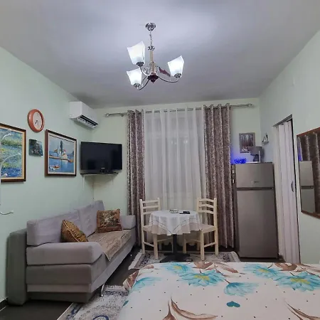 Edis's Corner * Τίρανα