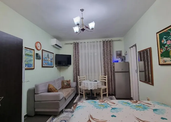 Edis's Corner * Τίρανα