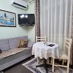 Edis's Corner Apartment