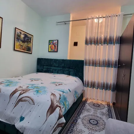 Edis's Corner Apartmán *